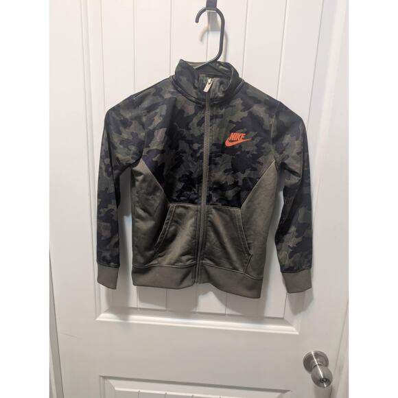 Nike Boys Camo Green Athletic Track Jacket Zip Up Size M (5-6) School - Picture 1 of 7